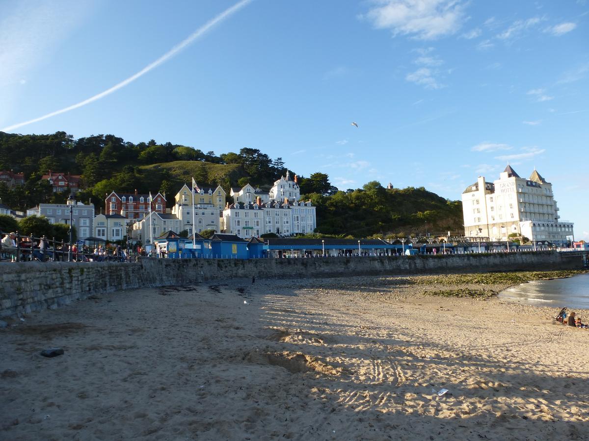 The Kenmore Guest House Llandudno Exterior photo